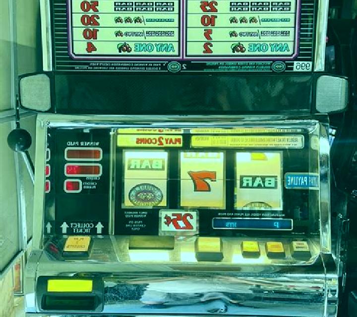 10 Action Diamond slot machine