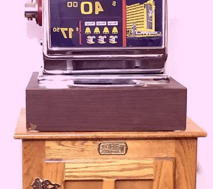 10 Clover Deluxe slot machine