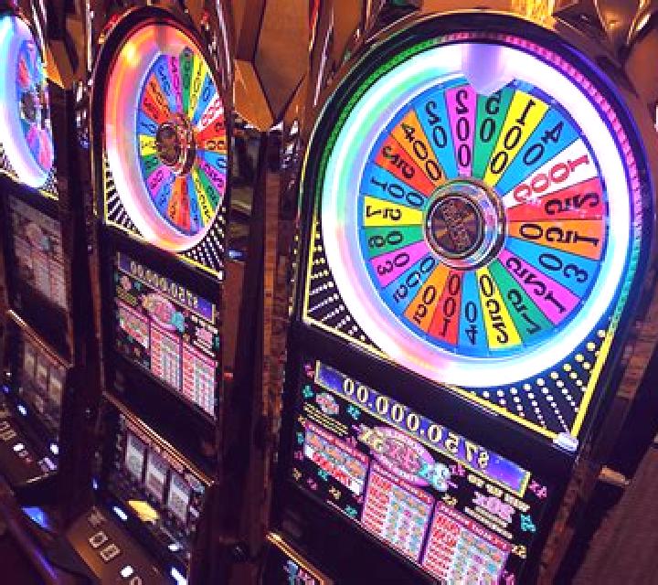 10 Times Vegas slot machine