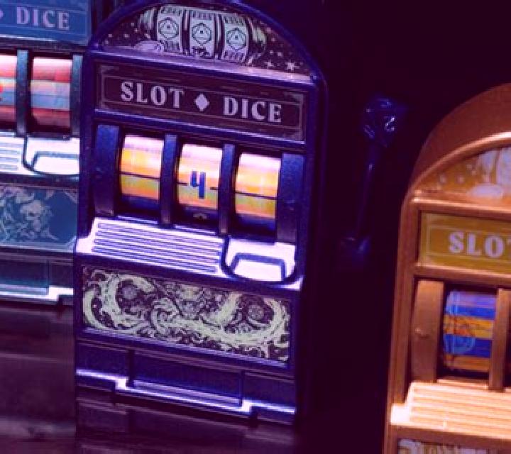 100 Bit Dice slot machine