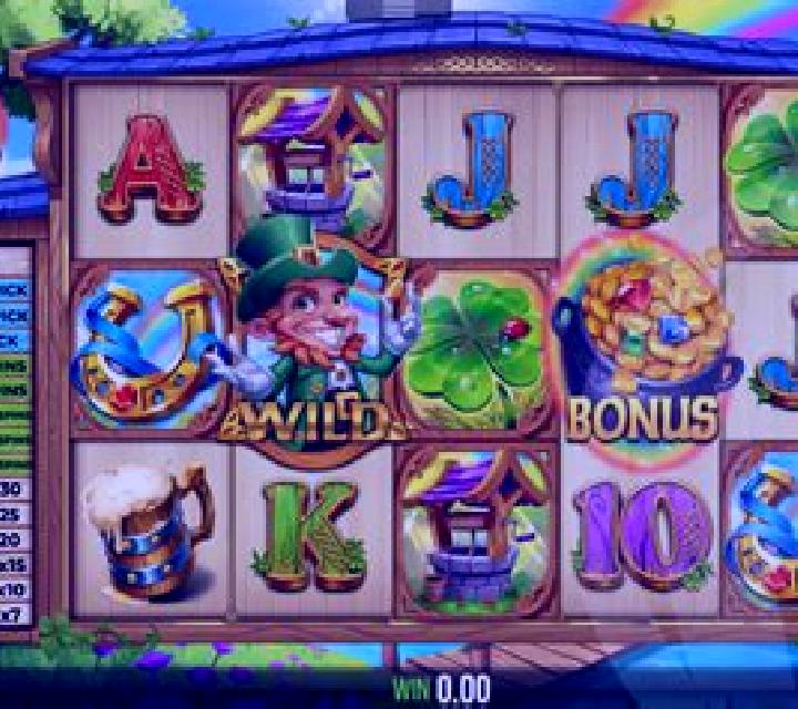 100 Leprechaun Roll slot machine