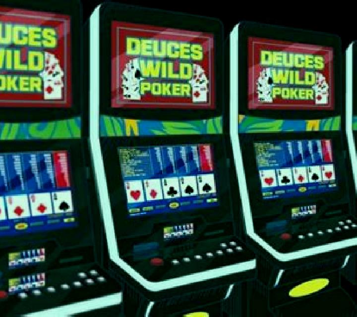 2 Deuce Wild Poker slot machine