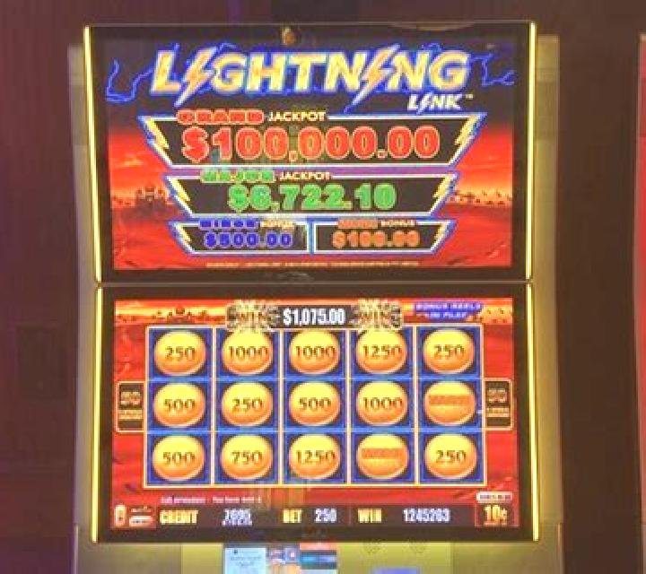 20 Hot Strike Dice Jackpot slot machine