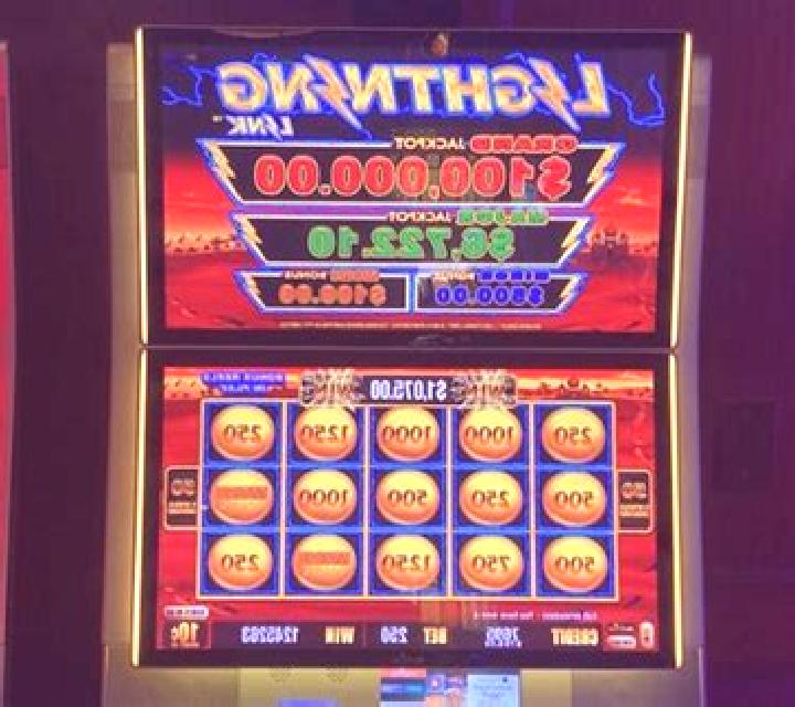 20 Hot Strike Jackpot slot game