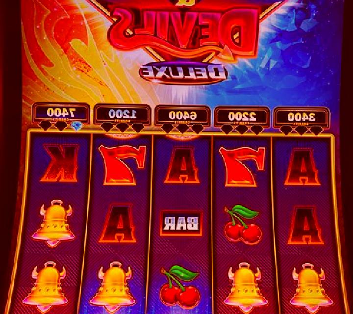 243 Diamonds slot machine