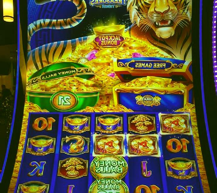 243 Magnificent Treasure slot machine