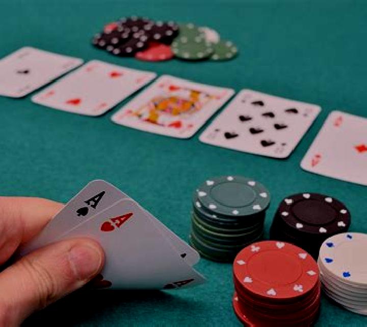 3 Card Hold em (Felt) slot machine