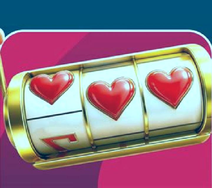 3 Christmas Pyramids: Hold and Win slot machine