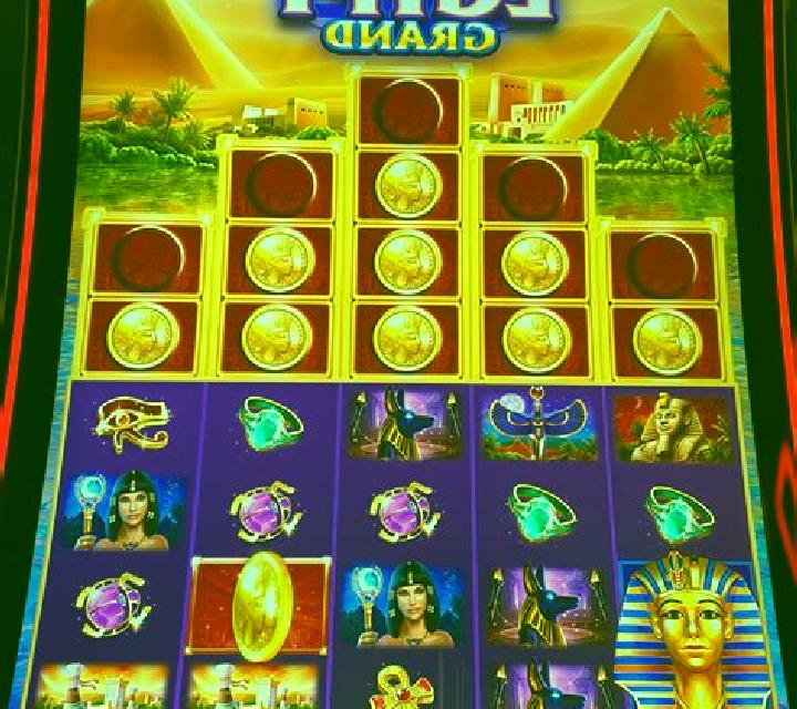 3 Coins: Egypt slot machine