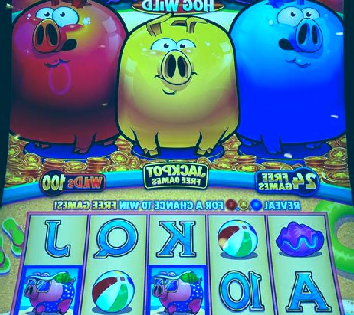 3 Hero Piggies slot game
