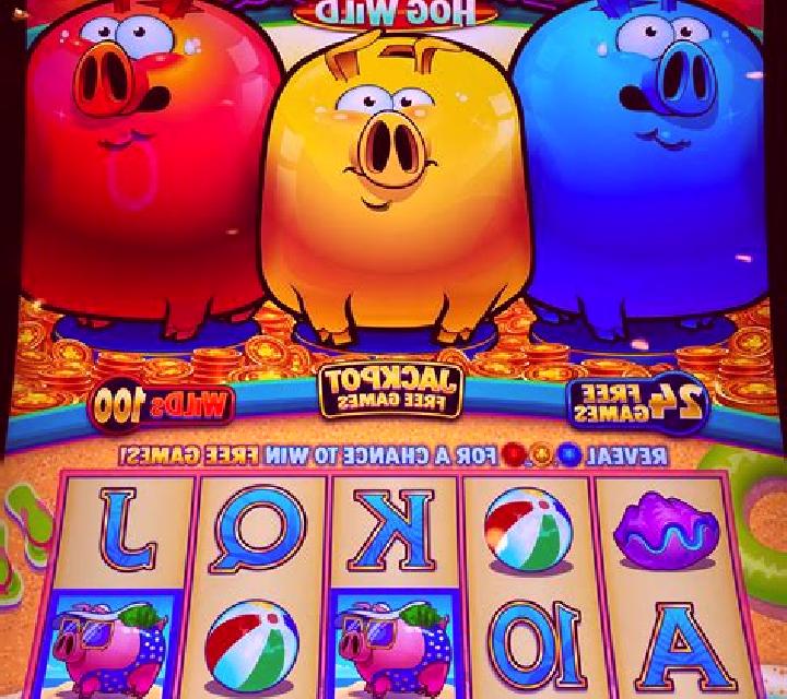 3 Hero Piggies slot machine