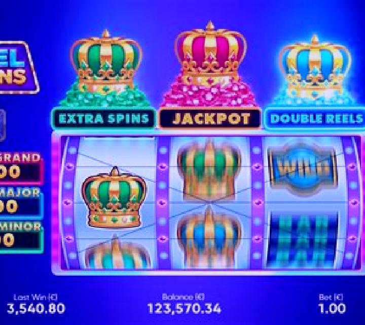 3 Jewel Crowns slot machine