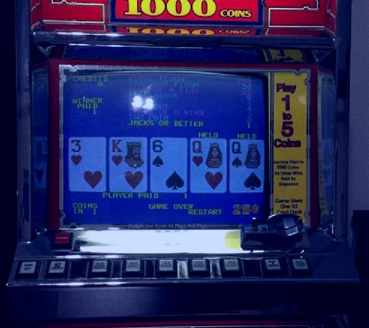 3x Deuce Poker slot machine