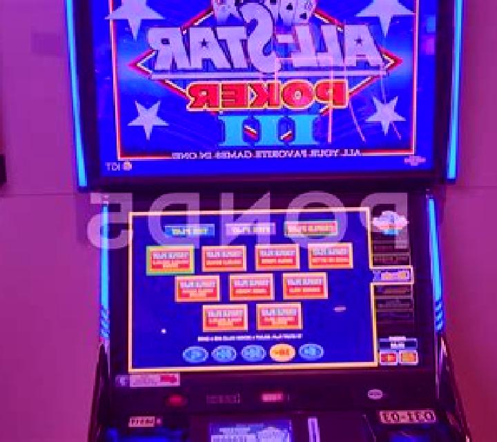 4-Line Coliseum Poker slot machine