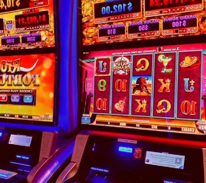 40 Amazing Hot slot machine