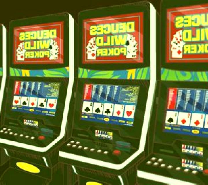 4x Deuce Wild Poker slot machine