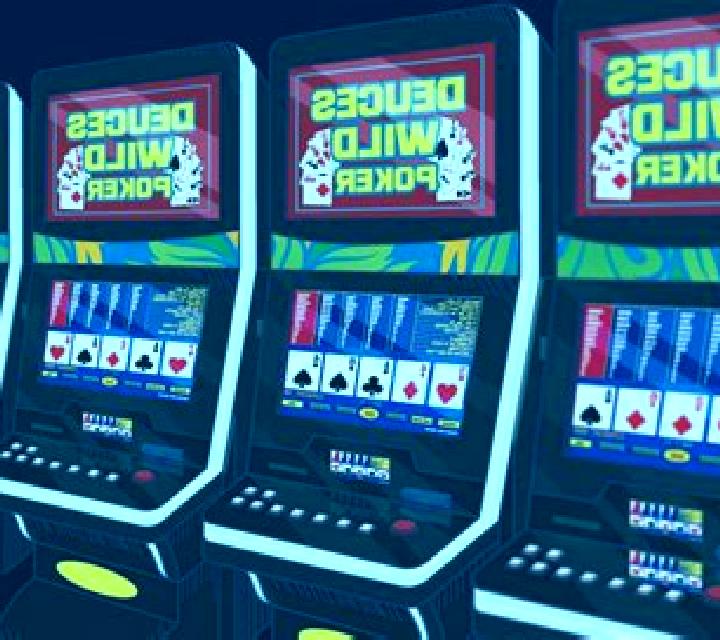 4x Deuce Wild Poker slot