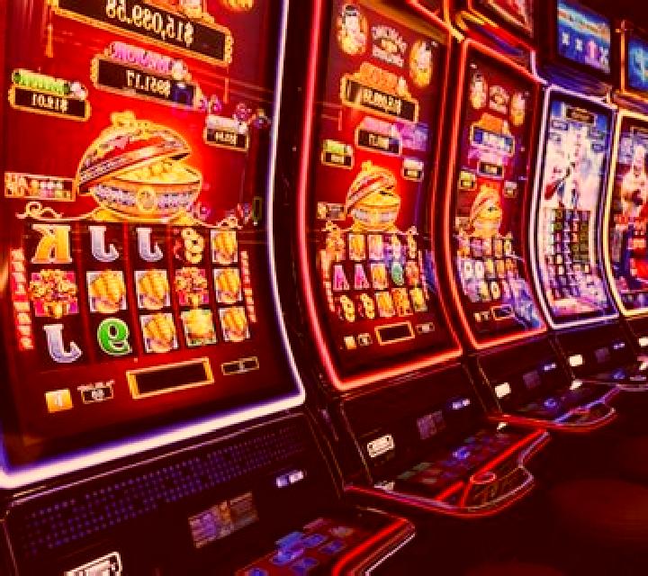 5 Handed Vegas Blackjack slot machine