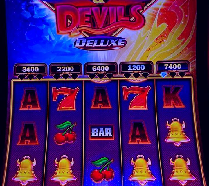 6 Appeal Deluxe slot machine