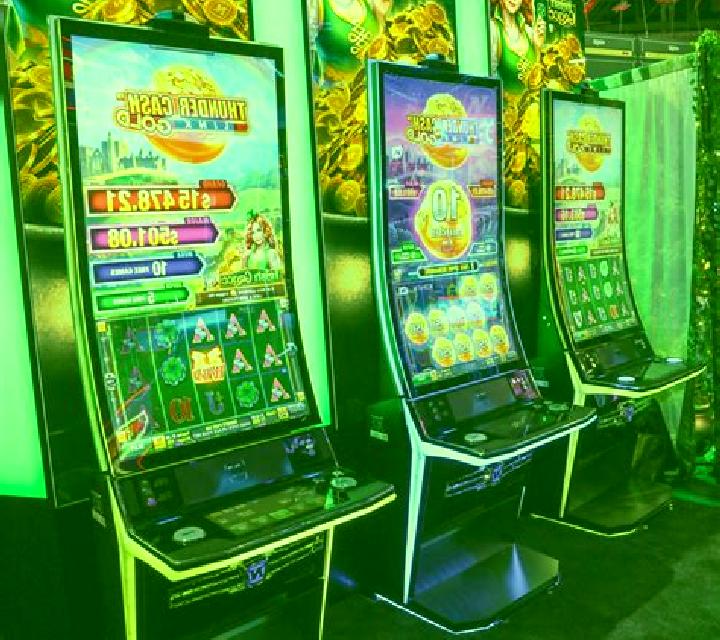 6 Card Poker (Novomatic) slot machine