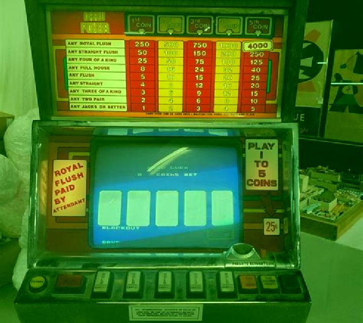 6 Up Pocket Poker slot machine