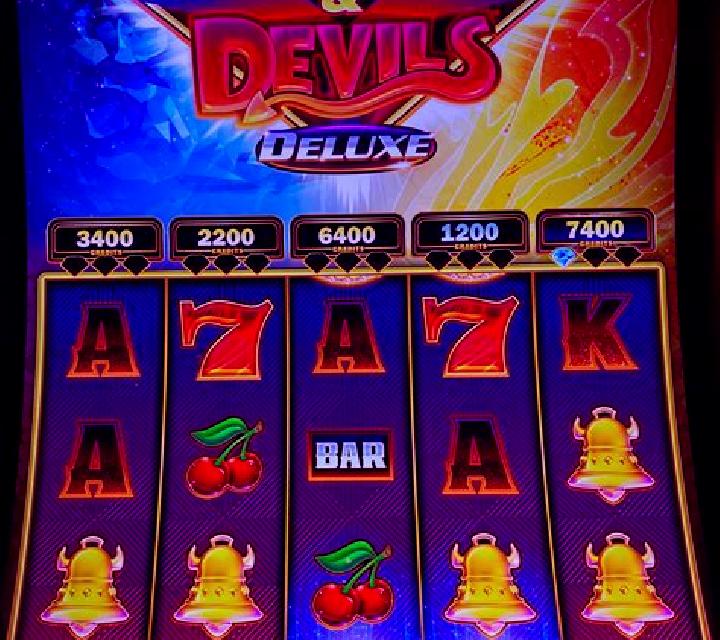 7’s Club Deluxe slot machine