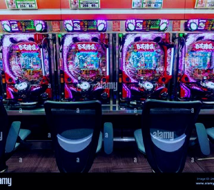 8 Dragons Pachinko slot machine