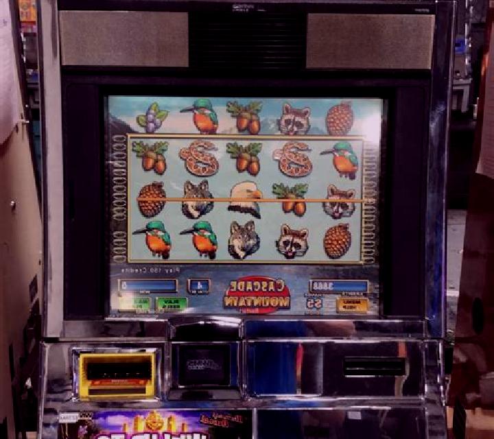 81 Gold Cascade slot machine