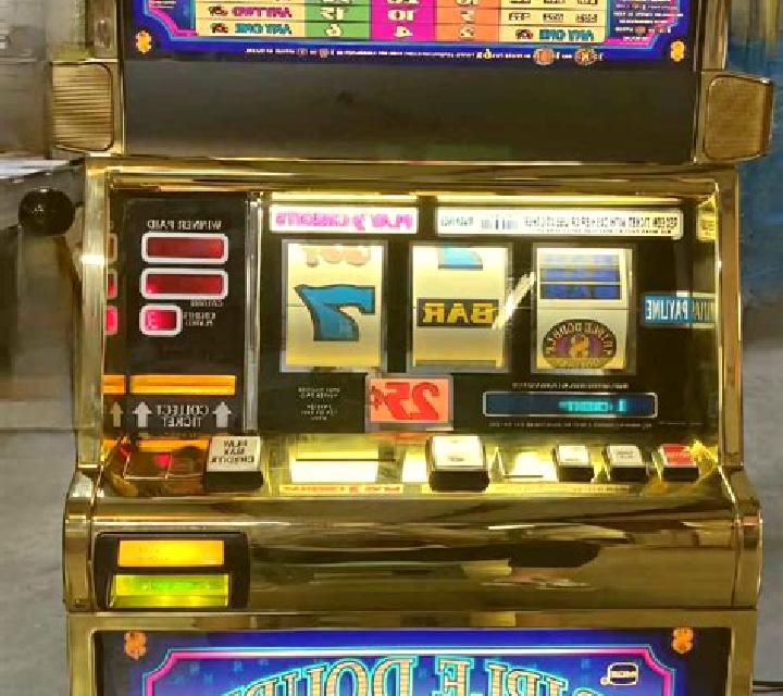 A Spinfull of Dollars slot machine