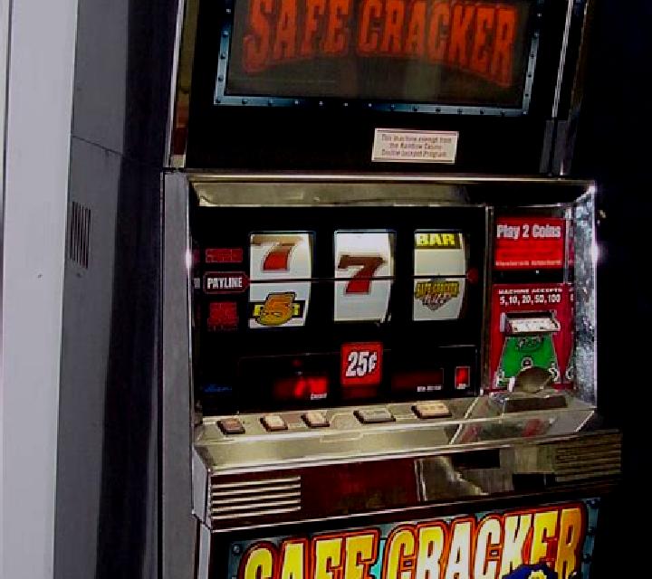Action Bank Safe Cracker slot machine