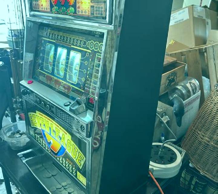 Adamant Bang 40 slot machine