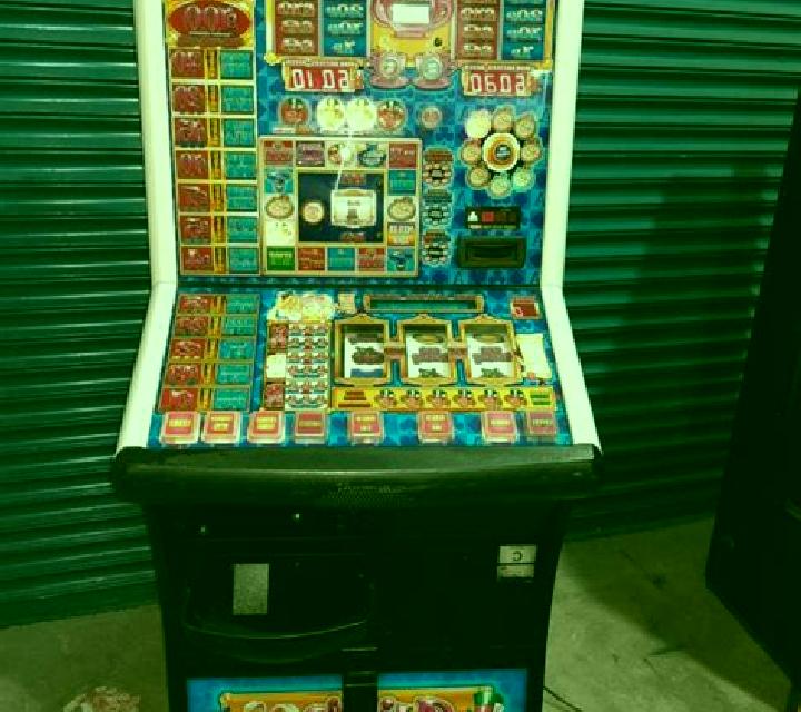 Alices Adventures slot machine