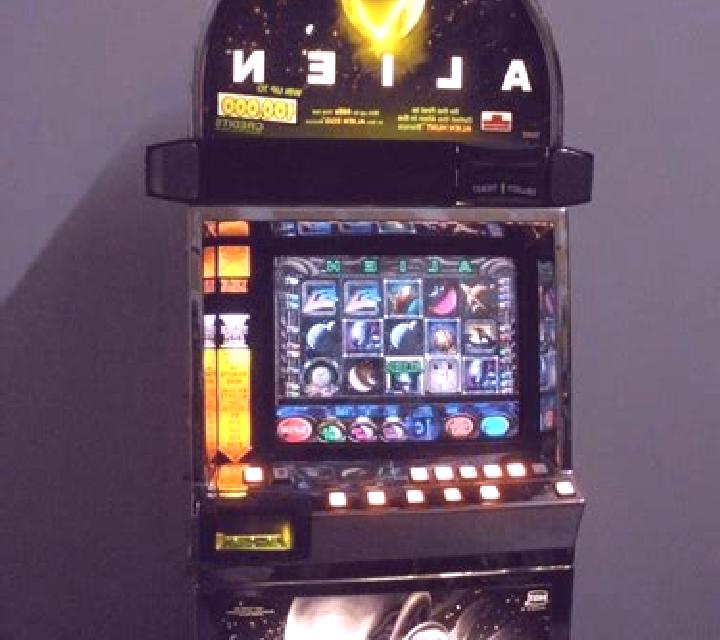 Alien slot machine