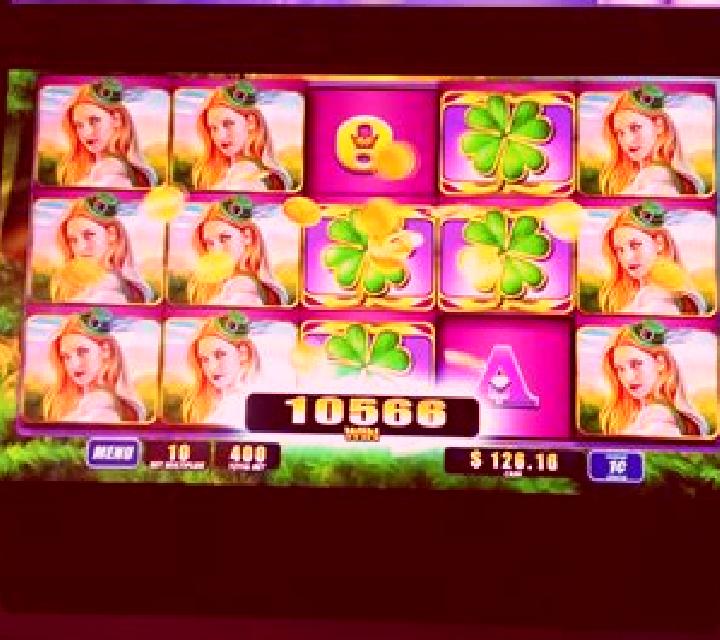 Amazing Ladies slot machine