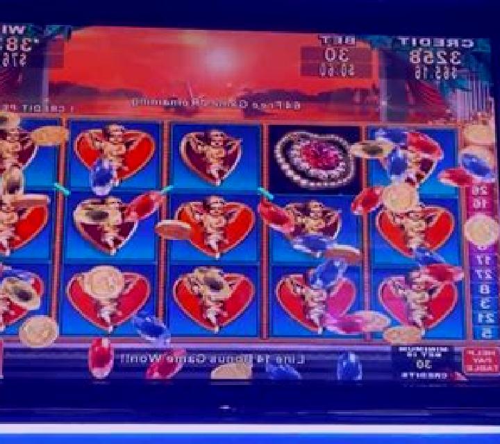Amore slot machine