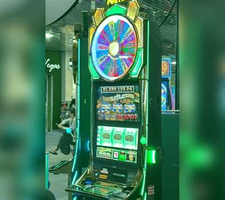 Anonymous slot machine
