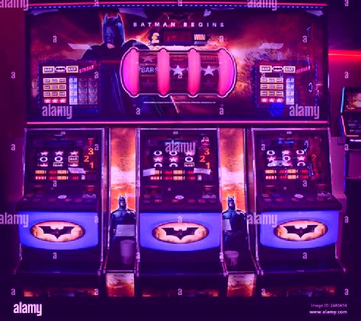 Arcade slot