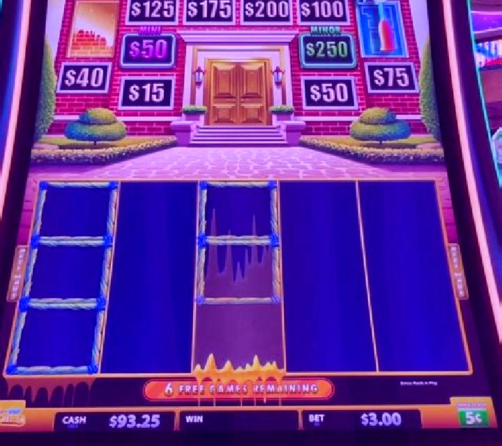 Ash & Cash slot machine