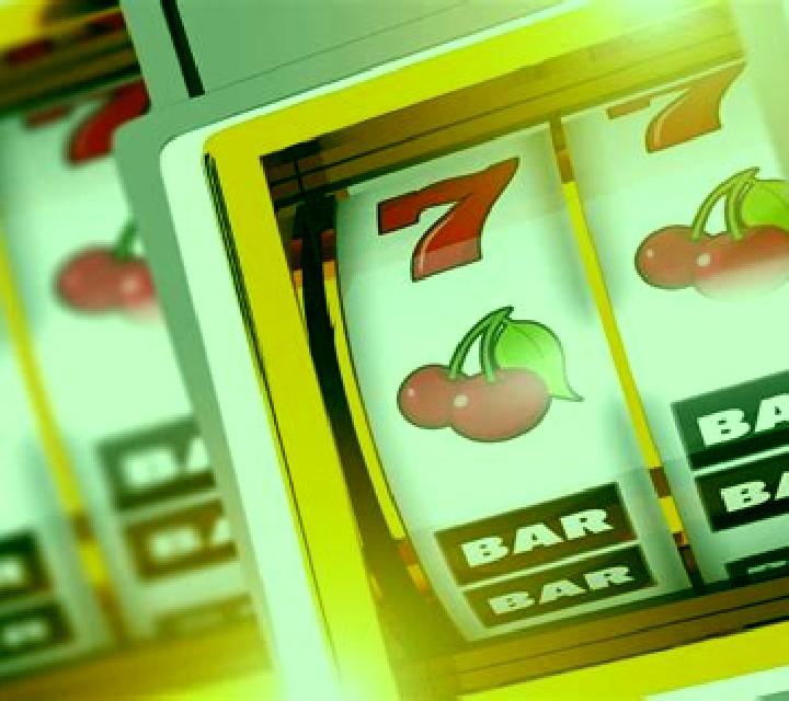 Baccarat Evolution Pairs slot machine