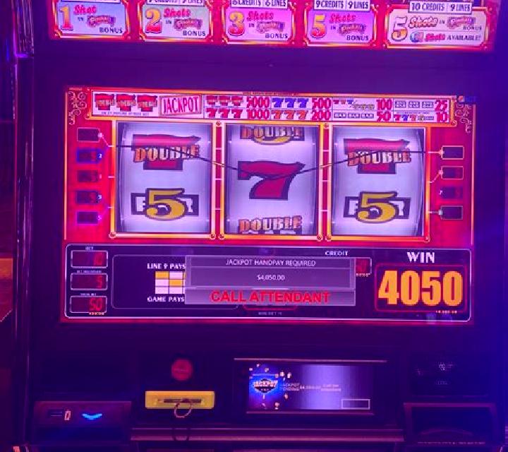 Baccarat Multiplayer slot