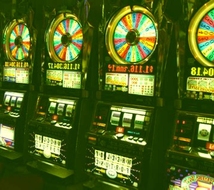 Baccarat Professional Series slot machine
