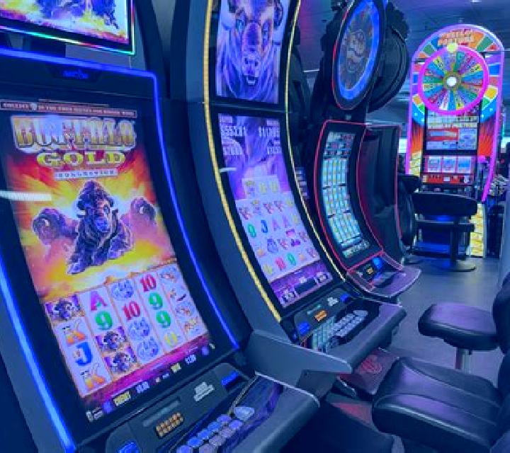 Baccarat Supreme slot machine