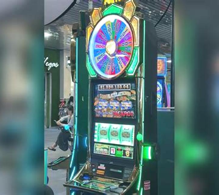 Baccarat Wheel slot machine