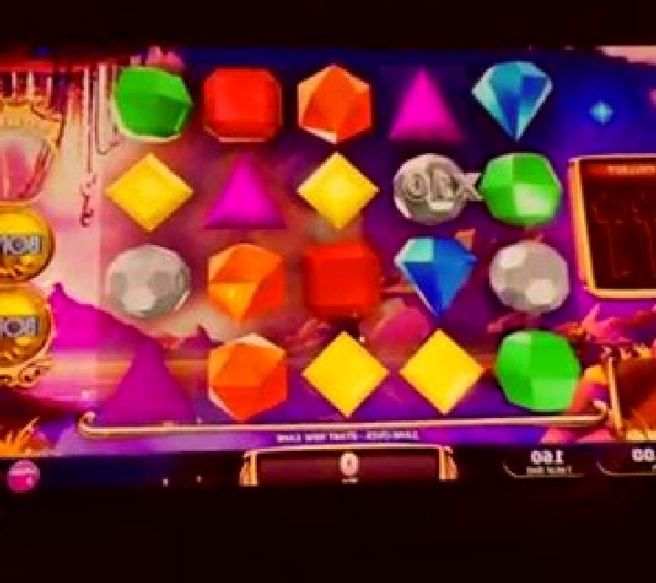 Bejeweled Hypercash slot machine