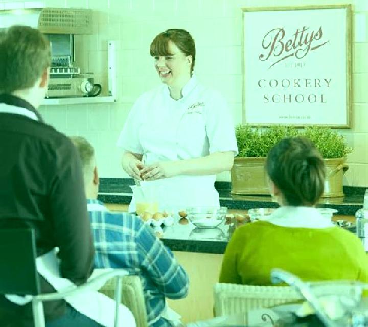 Bettys Full Service EpicWays online slot