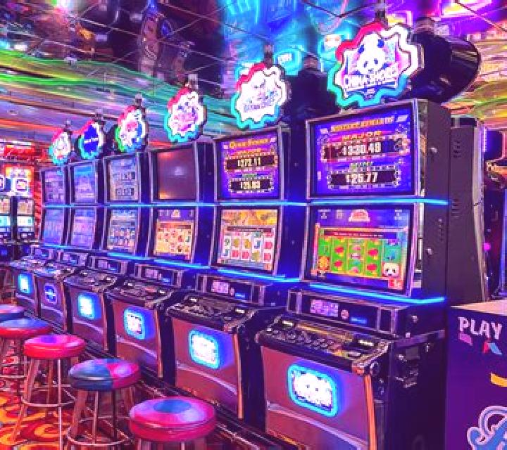 Big Small Casino Royale online slot