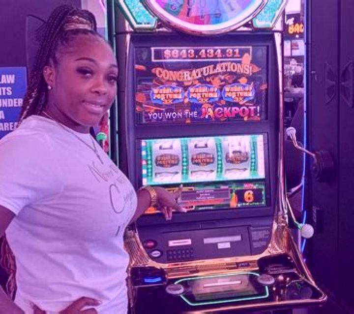 Big Vegas Royals slot machine