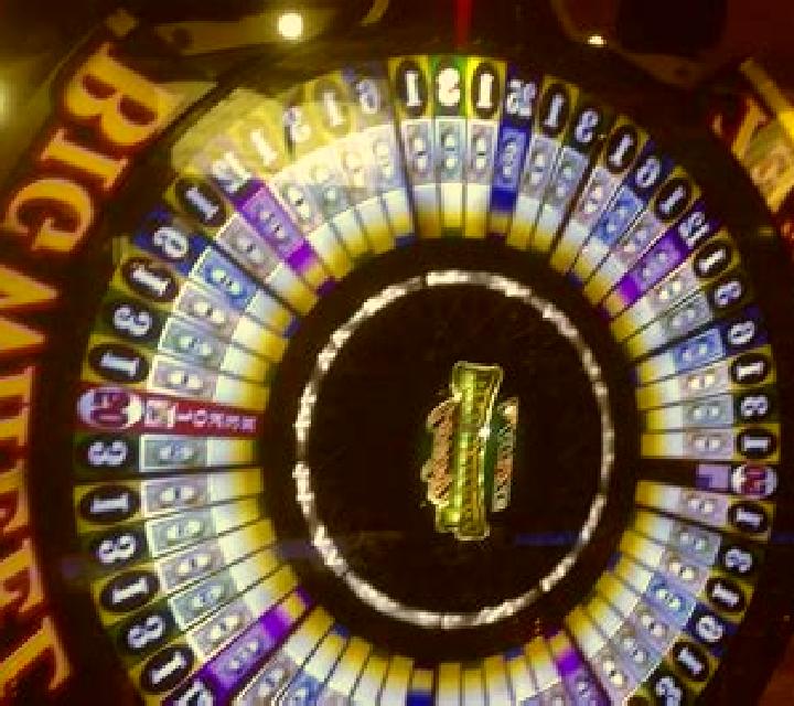 Big Wheel slot machine