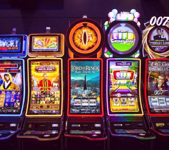 Bikini Party (Dream Tech) slot machine