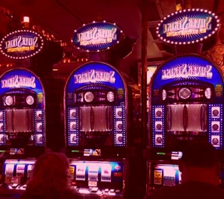 Bikini Queens Dating slot machine